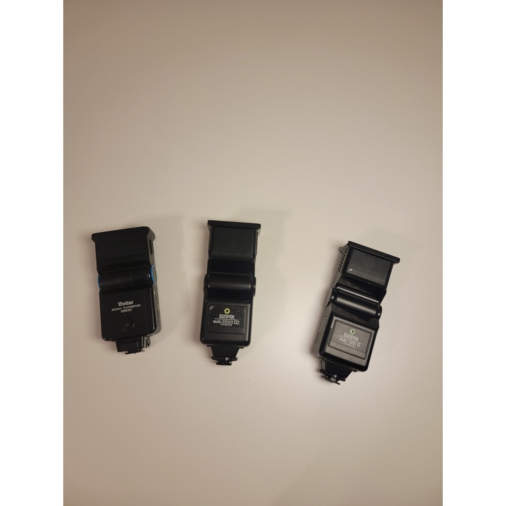 Vivitar 2500 Zoom Thyristor & Sunpak 2000 DZ 266 D Camera Flash Lot of 3